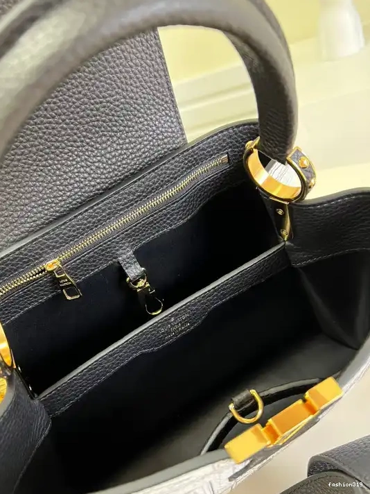 VUITTON LOUIS MM CAPUCINES 0317