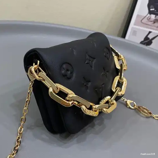 VUITTON LOUIS Coussin Beltbag 0321