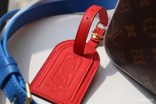 LOUIS MESSENGER VUITTON LVXNBA NIL 0319