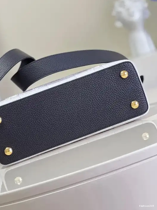 VUITTON LOUIS MM CAPUCINES 0317
