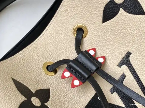 LOUIS VUITTON NÉONOÉ 0318