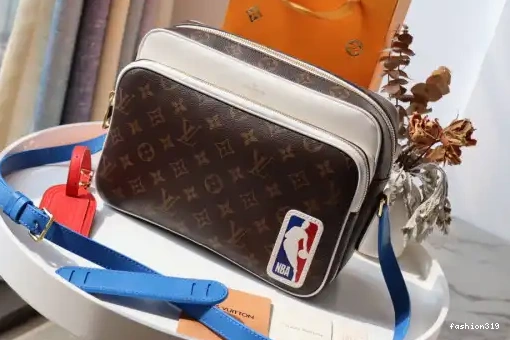LOUIS MESSENGER VUITTON LVXNBA NIL 0319