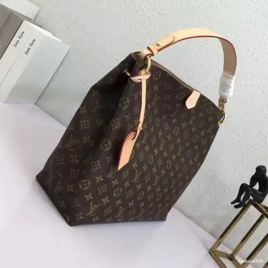 Vuitton GRACEFUL Louis MM 0318