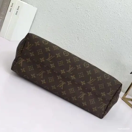 Vuitton GRACEFUL Louis MM 0318