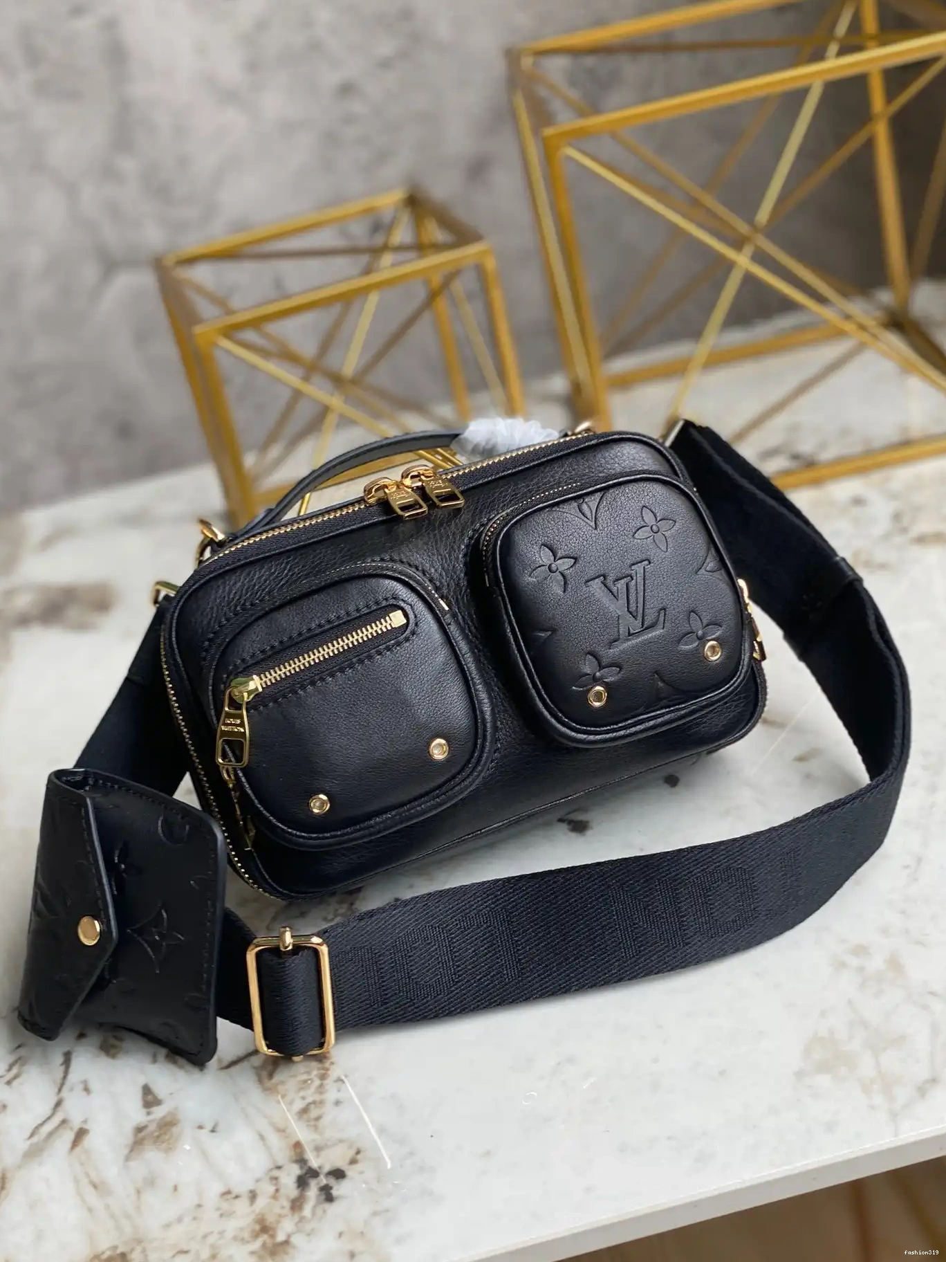 UTILITY LOUIS VUITTON CROSSBODY 0320