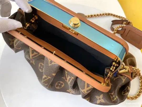 LOUIS EW BOURSICOT VUITTON 0321