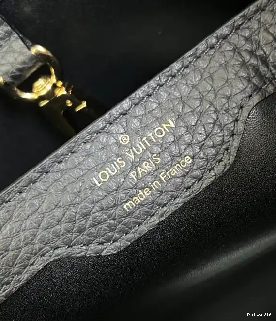 VUITTON LOUIS MM CAPUCINES 0317