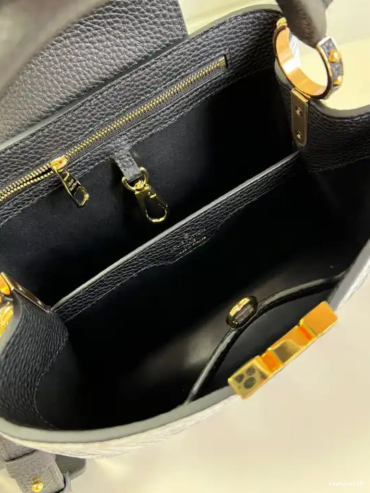 VUITTON LOUIS MM CAPUCINES 0317