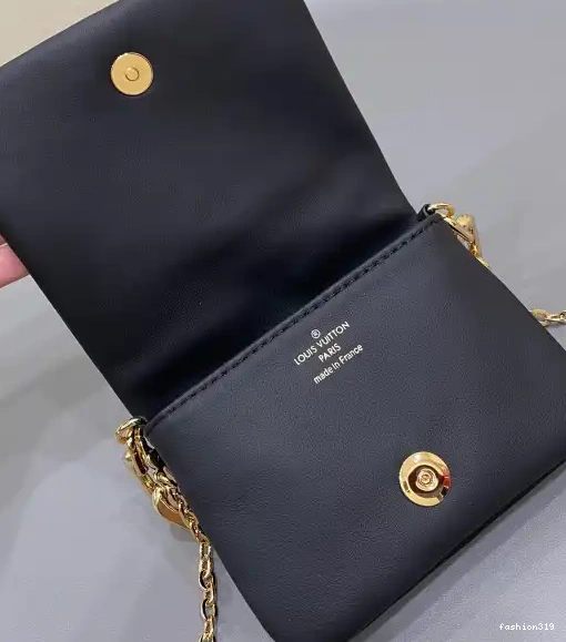VUITTON LOUIS Coussin Beltbag 0321
