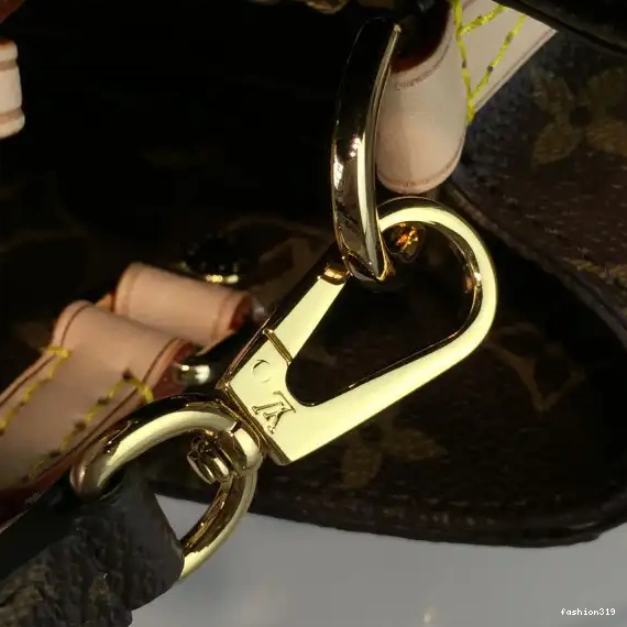 MONTAIGNE LOUIS MM VUITTON 0322