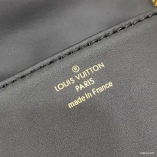 VUITTON LOUIS Coussin Beltbag 0321