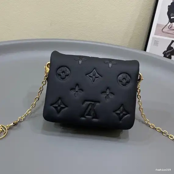 VUITTON LOUIS Coussin Beltbag 0321