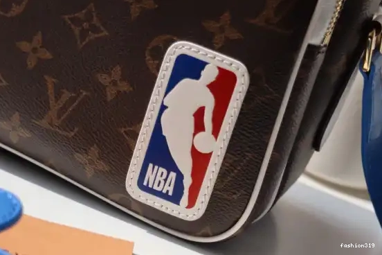 LOUIS MESSENGER VUITTON LVXNBA NIL 0319