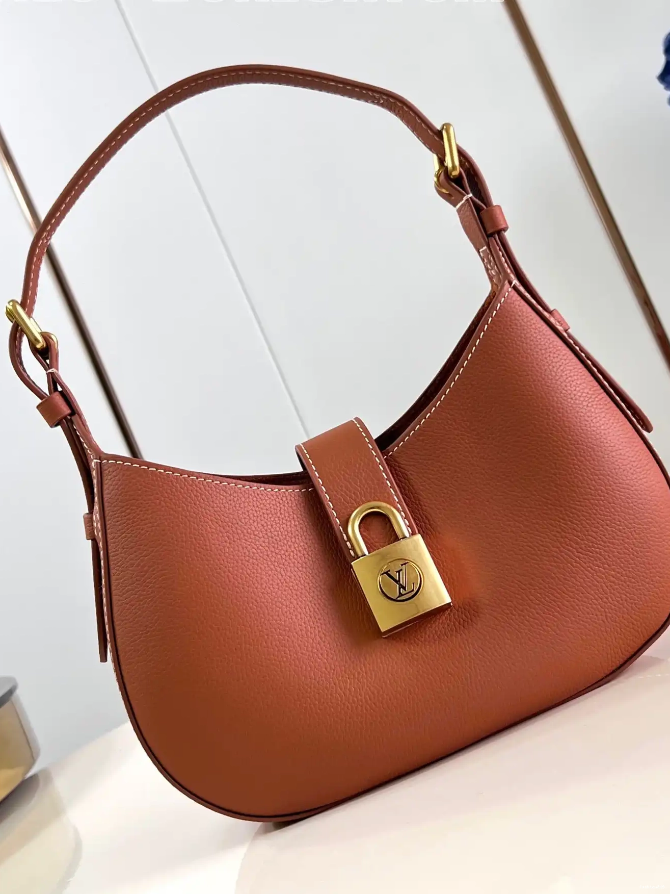 Key LOUIS VUITTON Shoulder Low Bag-26*18*7CM 0322