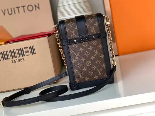 POCHETTE VERTICAL TRUNK VUITTON LOUIS 0316