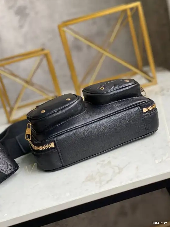UTILITY LOUIS VUITTON CROSSBODY 0320