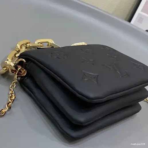 VUITTON LOUIS Coussin Beltbag 0321