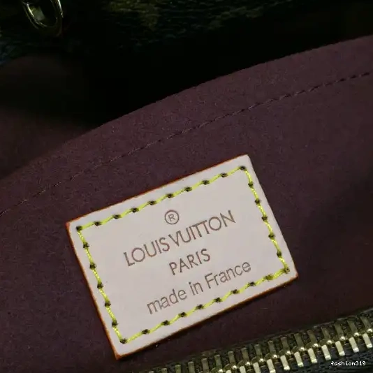 MONTAIGNE LOUIS MM VUITTON 0322