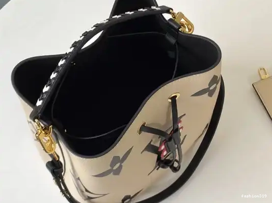 LOUIS VUITTON NÉONOÉ 0318