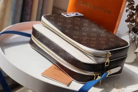 LOUIS MESSENGER VUITTON LVXNBA NIL 0319