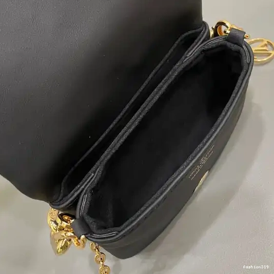VUITTON LOUIS Coussin Beltbag 0321