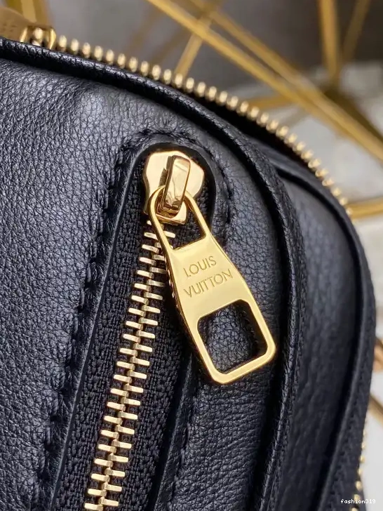 UTILITY LOUIS VUITTON CROSSBODY 0320